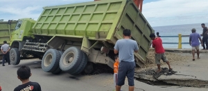 Ternyata Dump Truk Rusak Jalan Jembatan Pintadia Milik PT Dinasti