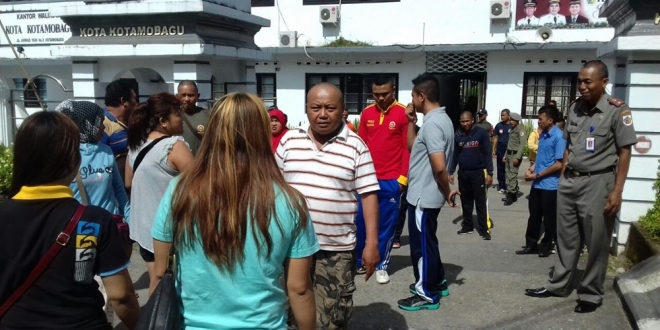 Pedagang Pasar 23 Maret 'Mengamuk' di Kantor Walikota