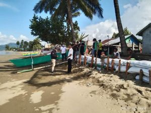 Lokasi Pesisir Pantai Desa Buko Utara Saat Ditunjau Balai Sungai (Foto/Ist)